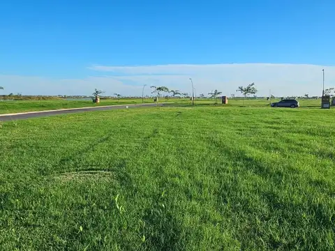 VENTA LOTE INTE PUERTOS BARRIO AMARRAS EXC ORIENTA