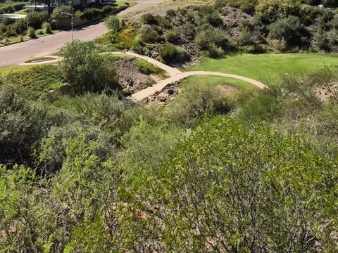Terreno en Venta 27  mts Fondo