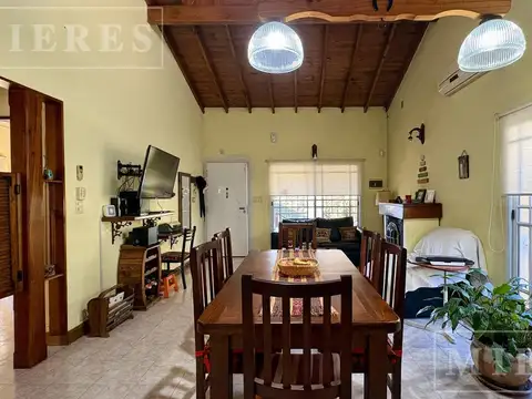 Casa 3 ambientes con 2 baños