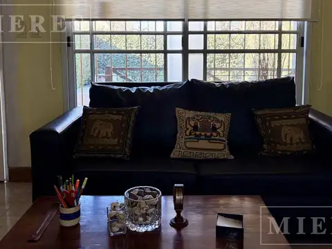 Casa en Venta con 5 cocheras