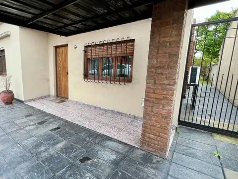 Casa en Venta en Burzaco, USD 94.900