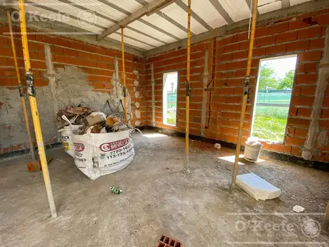 Casa 4 ambientes con 2 baños