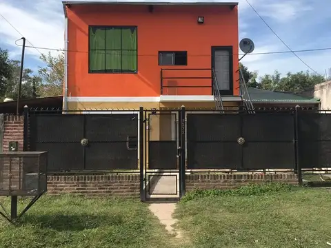 VENTA CASA 3 AMBIENTES + SALON MULTIEVENTOS