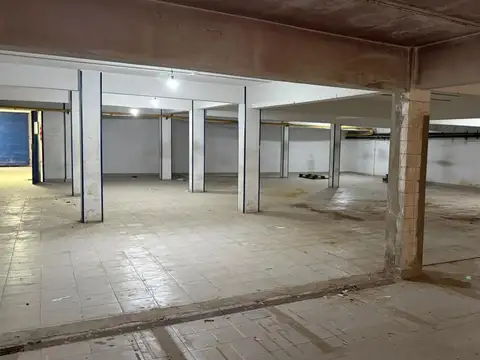 Depósito de 533 m2 cubiertos en Florida