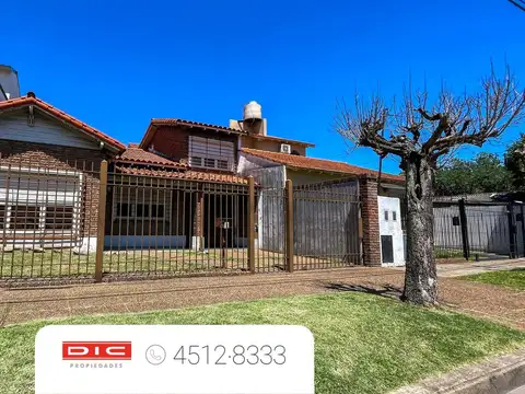 Chalet 3 dormitorios Venta - San Isidro
