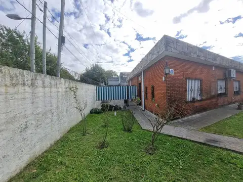 CASA 4 AMBIENTES VENTA LONGCHAMPS APTA CREDITO