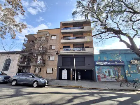 VENTA  Monoambiente con Patio y Cochera en Pichincha, Rosario