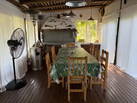 Casa en amplio terreno Barrio Cerrado Isla El Durazno