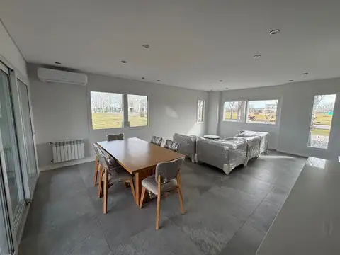 Casa en Venta en Haras Del Sur 3, USD 300.000
