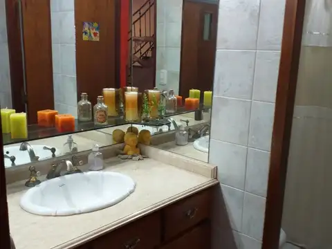 importante Casa con Pileta y Quincho -VENDE