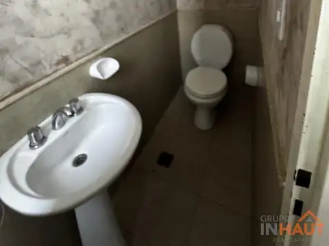 Depto Tipo Casa en Alquiler con 1 cocheras