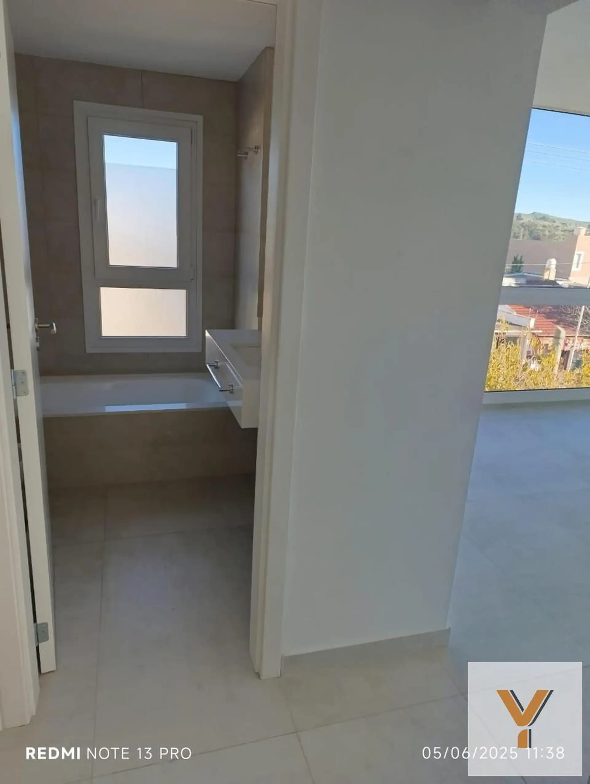 Amplio Depto 3 amb, 115m² — Ideal para familia, 2 dorm, excelente estado