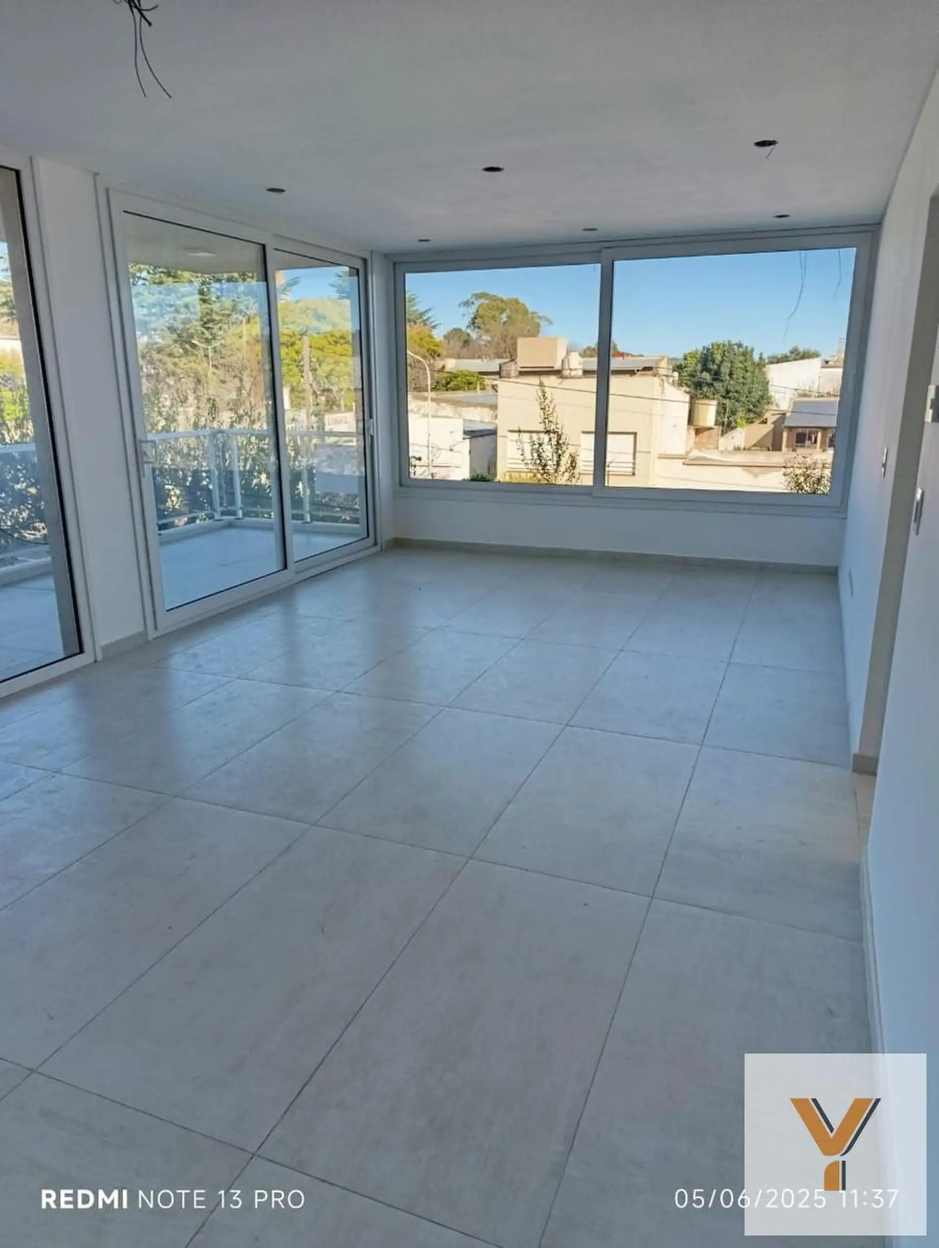 Amplio Depto 3 amb, 115m² — Ideal para familia, 2 dorm, excelente estado
