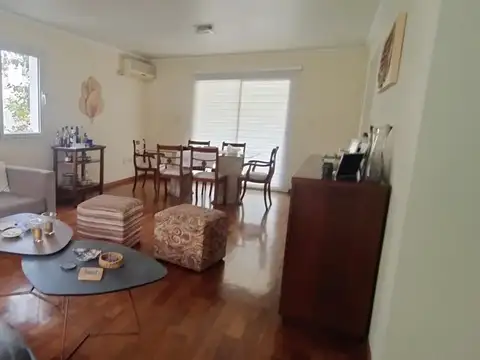 Casa 6 ambientes con 2 baños