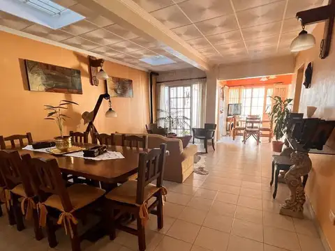 Casa de 4 ambientes en el centro de General San Martin