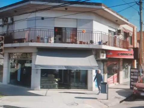 DEPARTAMENTO 2 AMB AMPLIO CON BALCON CORRIDO PLENO CENTRO