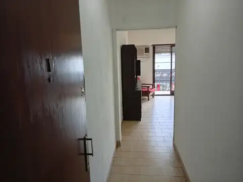 DEPARTAMENTO 2 AMB AMPLIO CON BALCON CORRIDO PLENO CENTRO
