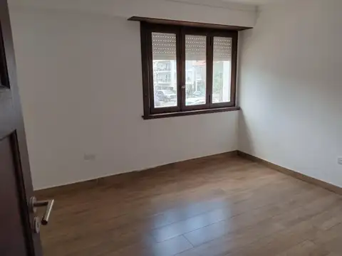 Depto Tipo Casa en Venta en Varese, USD 185.000