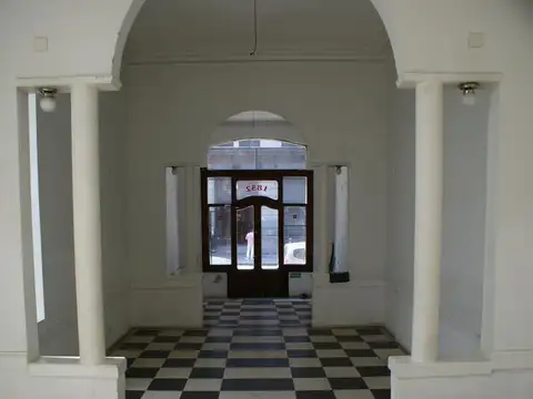 Local en Alquiler 60 años