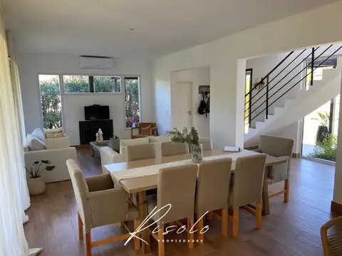 Casa en Alquiler Temporal con 1 cochera