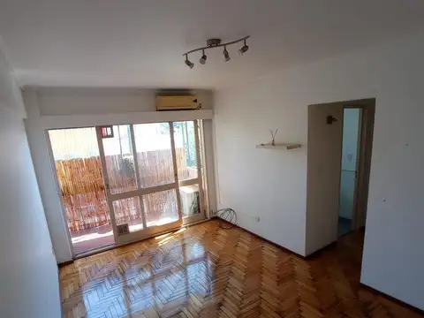 Departamento en Alquiler de 2 Ambientes en Vicente Lopez con Balcón
