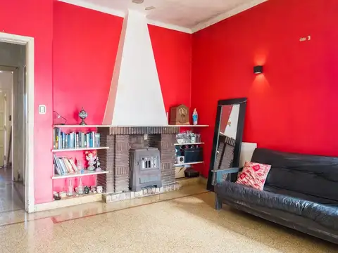 VENTA CASA 3 AMB C/ PILETA, COCHERA EN BERAZATEGUI