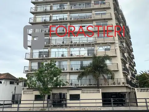 Departamento en venta de dos ambientes en Beccar 