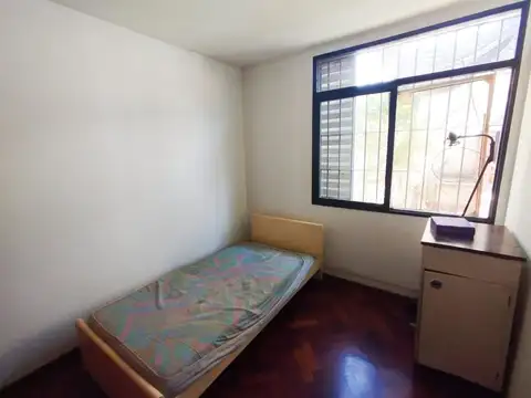 Casa 5 ambientes con 1 baño