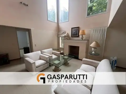 Casa en Venta con 5 cocheras