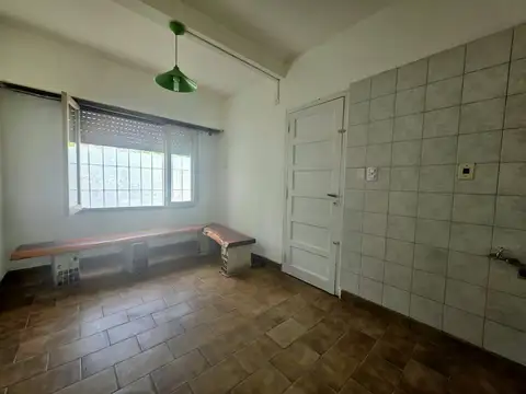 Casa 41 ambientes con 1 baño