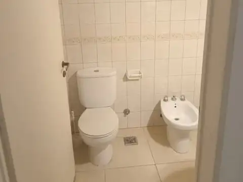 HERMOSO MONOAMBIENTE   DIVISIBLES EN 1° PISO