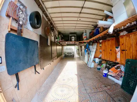 Casa en Venta con 5 cocheras