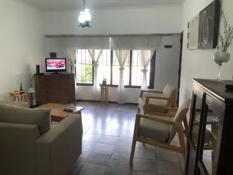 Casa en Venta con 4 cocheras