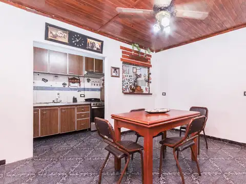 Avenida Presidente Raúl Alfonsín al 1500