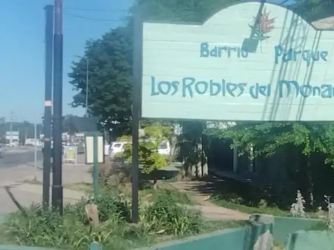 Terreno en Venta en Los Robles del Monarca, USD 80.000