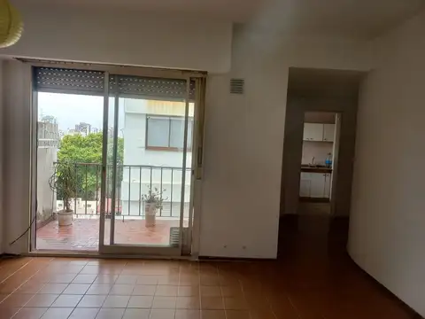 Quito 3800, Piso 8