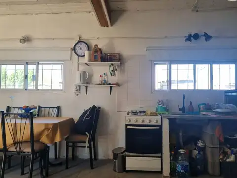 Casa 2 ambientes con 1 baño