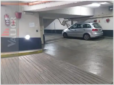 Cochera cubierta en Villa Urquiza - Subsuelo por rampa