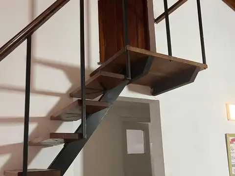 CHALET TRES AMBIENTES CON PARQUE Y COCHERA - ZONA RESIDENTES PERMANENTES