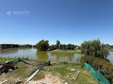 CASA EN VENTA EN EL CANTON NORTE AL AGUA  - MAROTO PROPIEDADES