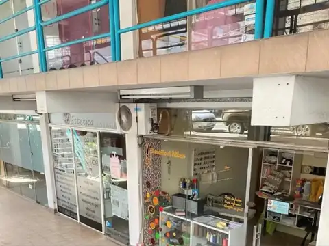 Vende Local Centro Comercial Ramos Mejia