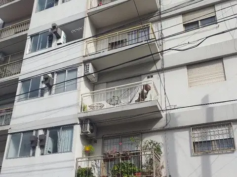 VENTA DE DEPARTAMENTO DE 2 AMBIENTES CÉNTRICO