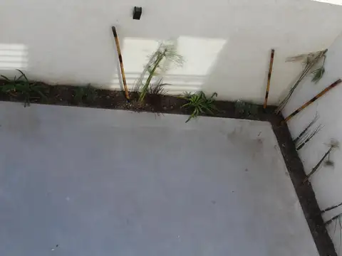 Cocheras descubiertas a 1 cuadra de la estación Villa Bosch