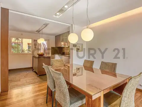 Casa 6 ambientes con 4 baños