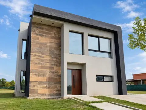 Casa en Venta en Vila Marina, USD 300.000