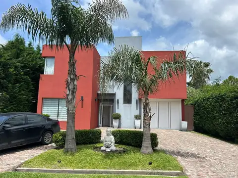 CASA 7 AMB. C/PILETA CLIMATIZADA ALTOS DE HUDSON