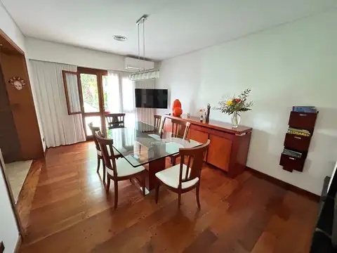 Venta casa 4 ambientes 2 cocheras quincho jardín