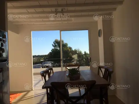 APARTAMENTO EN VENTA EN MALDONADO CON PARRILLERO PROPIO