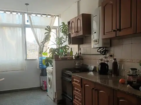 56 E/ 6 Y 7: DEPARTAMENTO EN VENTA.