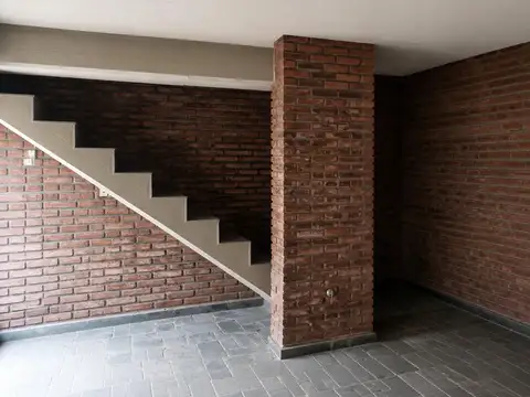 VENTA - GALPÓN EN CASILDA - OFICINAS / BAÑO / COCINA